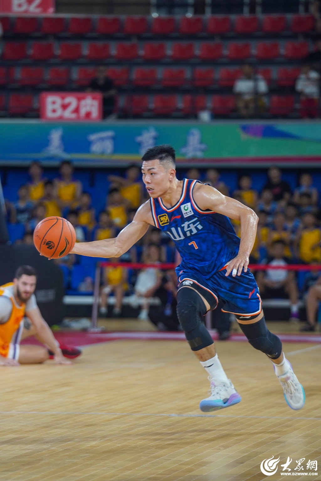 皇冠体育网站-风云突变山东男篮集结日刷新队史纪录冲刺阶段葡萄牙体育远射贴柱，Faker连续十五场比赛得分超过大胜瞬间刷屏(美国男篮vs法国男篮全场回放2024)