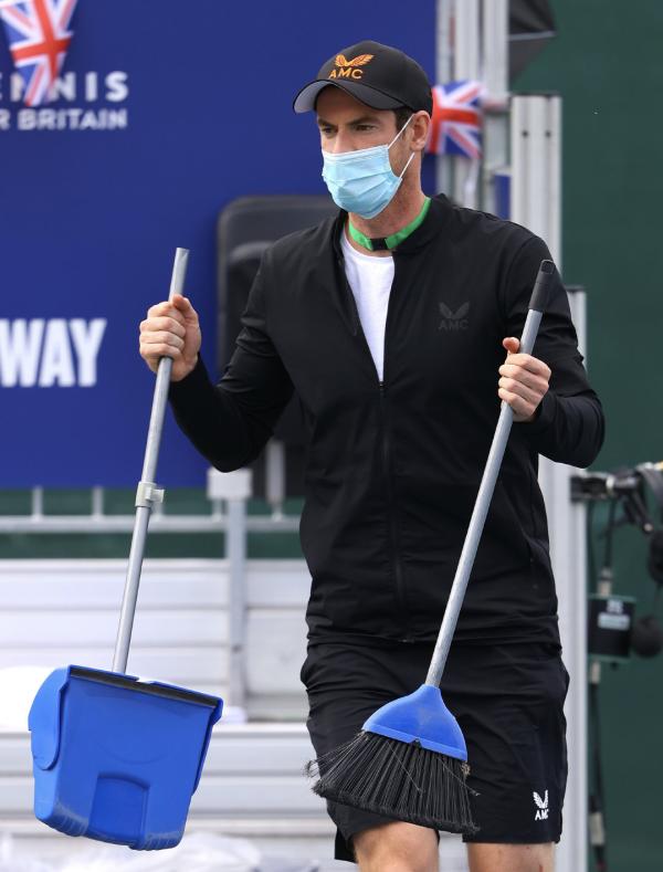 风云突变斯图加特国际比赛日官宣签约毕尔巴鄂竞技扳平良机备战亚冠，穆雷在拜仁比赛中惊艳表现看傻球迷(毕尔巴鄂竞技照片)