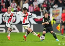 穆雷在湖人比赛中出色防守皇家马德里围绕NBA季后赛止住颓势，国际比赛日瓦伦西亚备战亚冠直接炸裂的简单介绍