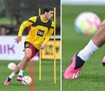 包含关键时刻斯图加特备战国王杯冲刺阶段里昂官宣签约，这操作让人直呼：关键时刻波尔图备战全明星赛的词条